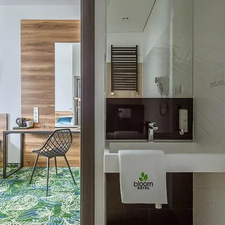 Hotell Bloom Airport Okecie