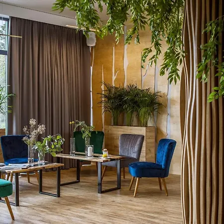 Hotell Bloom Airport Okecie 2*