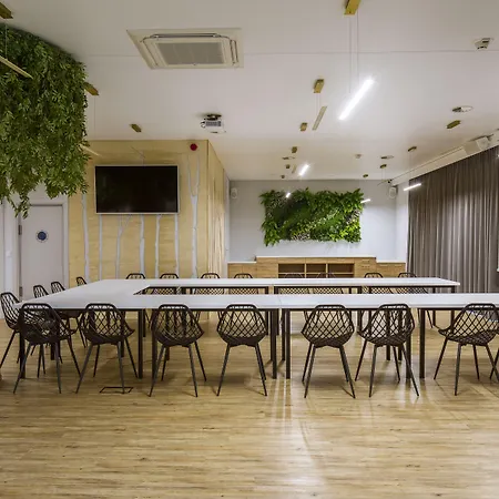 Bloom Airport Okecie 2*