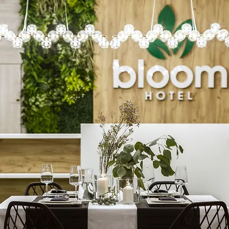 Bloom Airport Okecie Hotell 2*