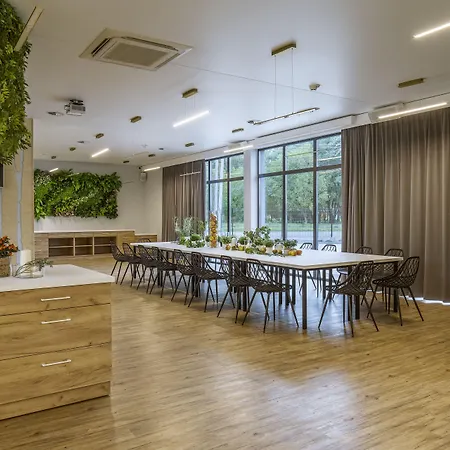 Bloom Airport Okecie 2*