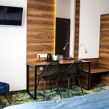 Hotell Bloom Airport Okecie 2*