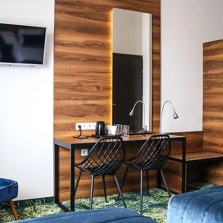 Bloom Airport Okecie Hotell