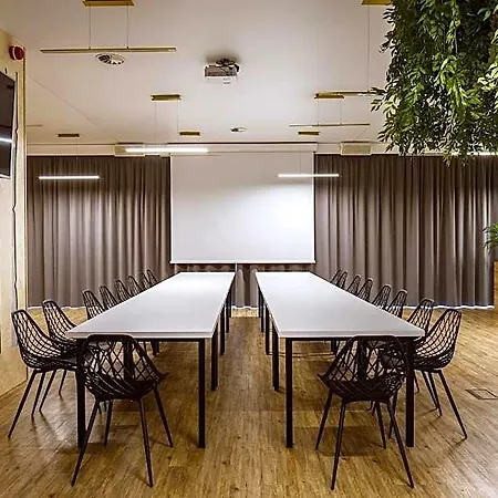 Bloom Airport Okecie Hotel