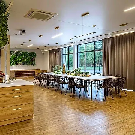 Bloom Airport Okecie Hotel