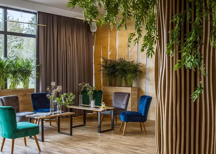 Hotel Bloom Airport Okecie 2*