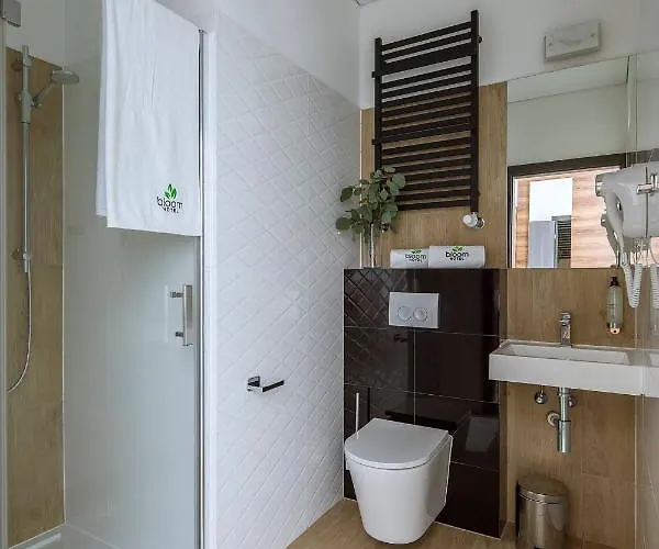 Bloom Airport Okecie Hotel