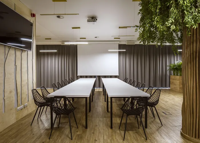 Hotel Bloom Airport Okecie 2*