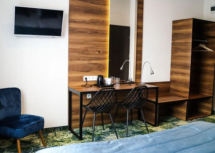 Hotel Bloom Airport Okecie 2*