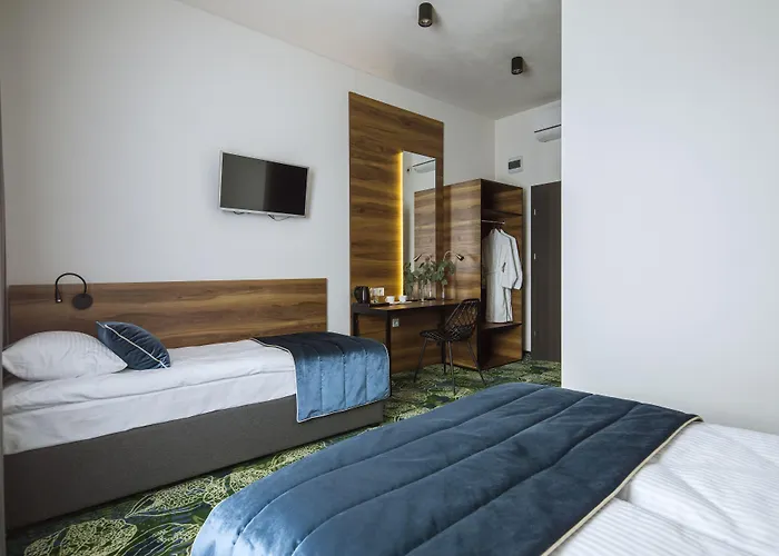 Bloom Airport Okecie 2*