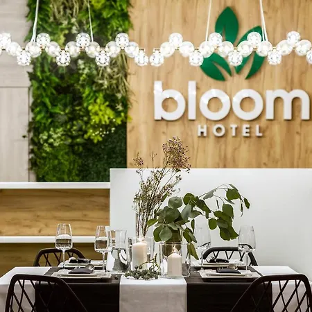 Bloom Airport Okecie Hotell 2*