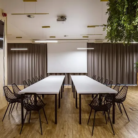 Hotell Bloom Airport Okecie Raszyn